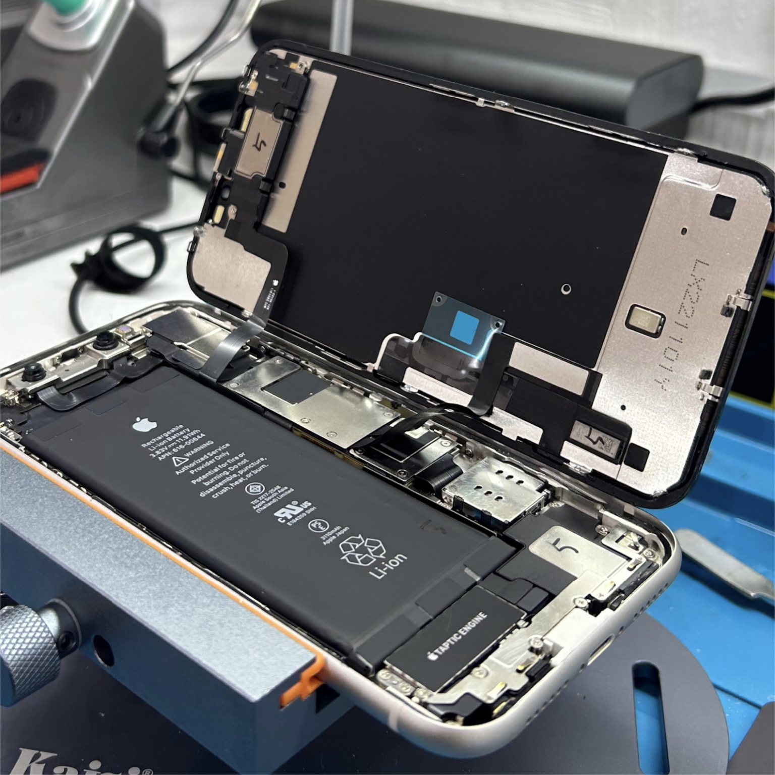 Conserto de celular perto de você - aparelho atendido pela Lojas Smart