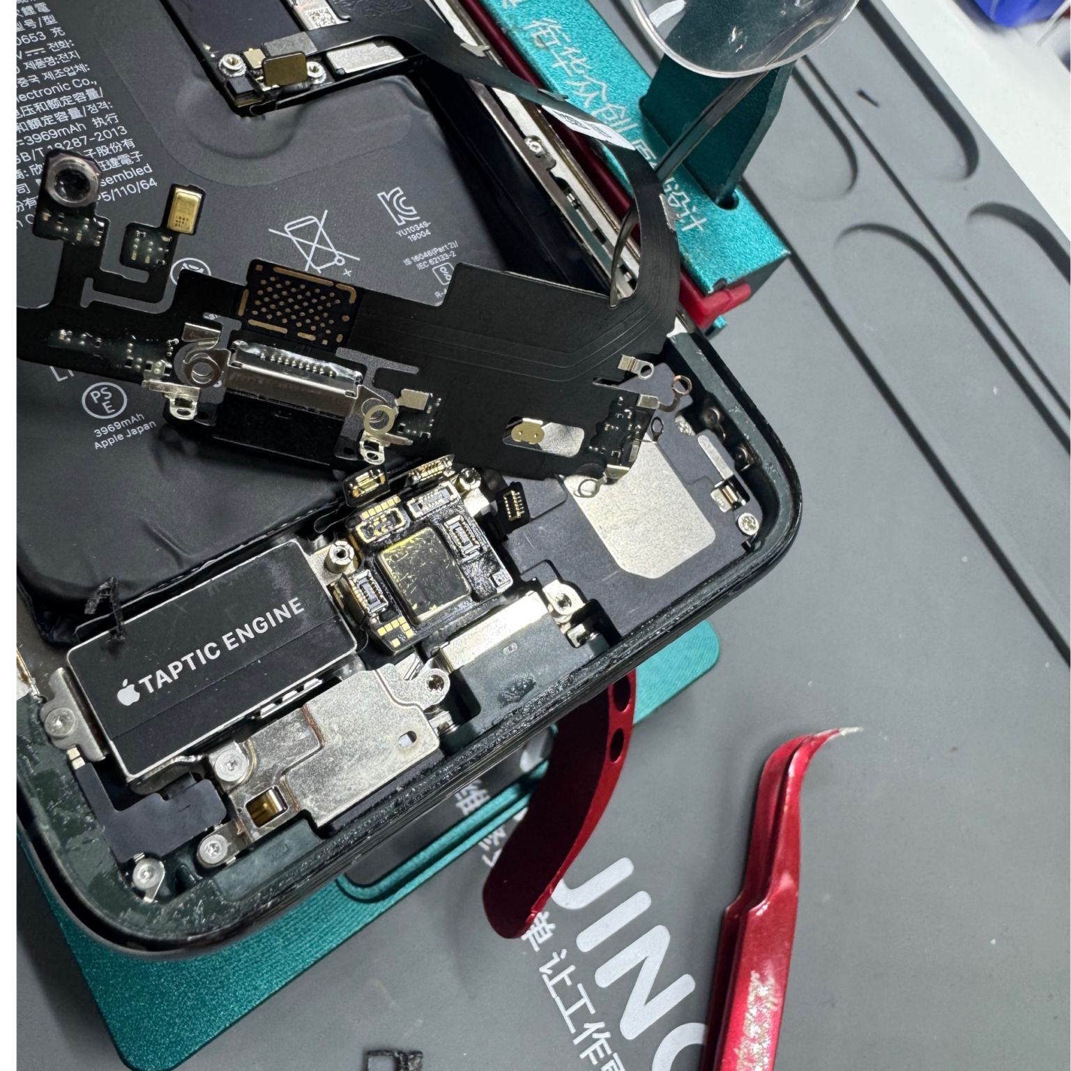 Conserto de celular na Lojas Smart - reparo de placa